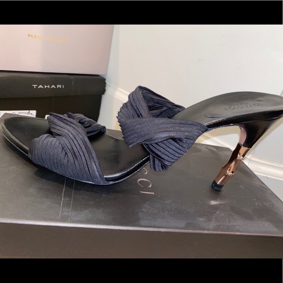 Gucci Shoes - Gucci Black gold Inlaid Heel Sandals, size 9B.